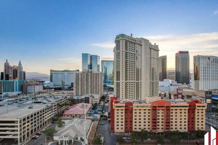 Mgm Signature-15-717 F1 Track & Strip View Balcony Лас-Вегас Экстерьер фото